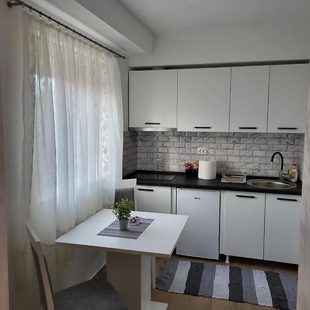 Sleep & Go Apartamento Surčin Exterior foto